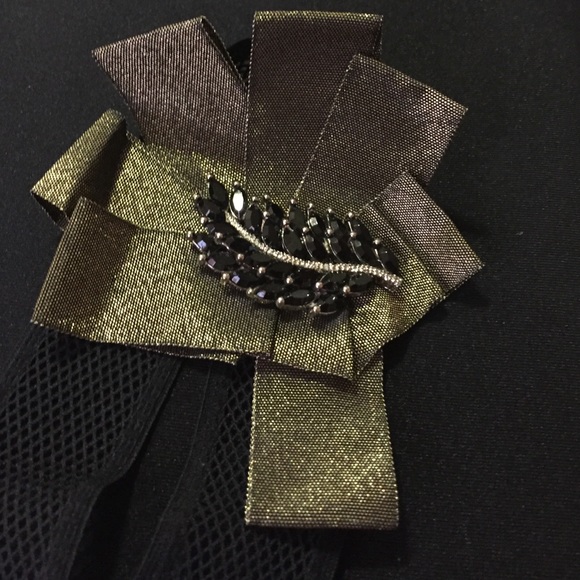 Metallic Leaf Medallion Headband main image 4