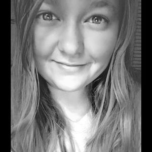 Meet your Posher, Leah