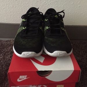 Nike running shoe size 5.5