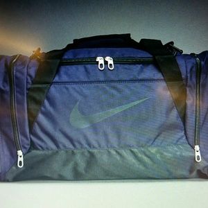 Nike Brasilia 6 duffle bag S purple