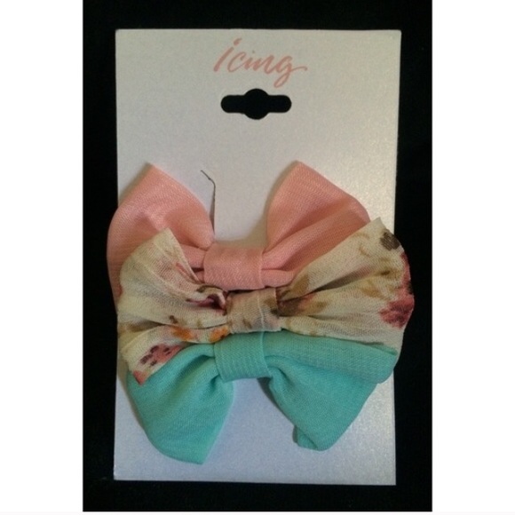 NWT Set of 3 Hair Bows