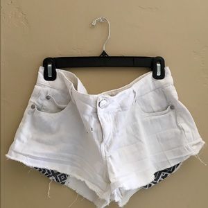 peak-a-boo print shorts