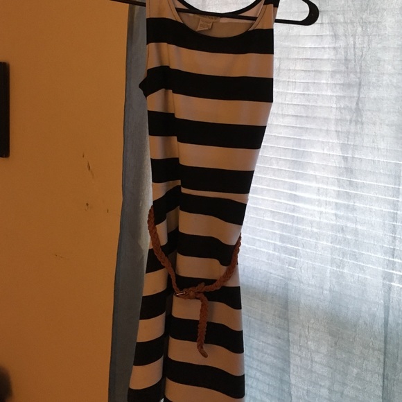 Dress - Picture 3 of 4