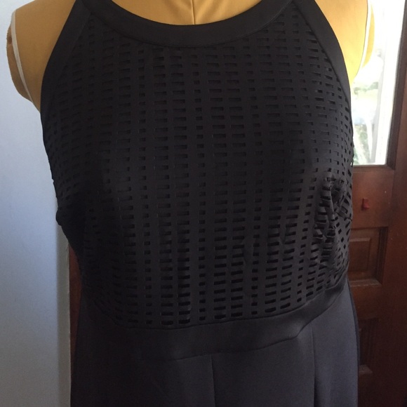 Cute black dress!