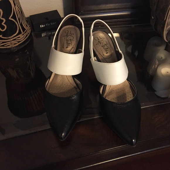 Shoes - Picture 4 of 4
