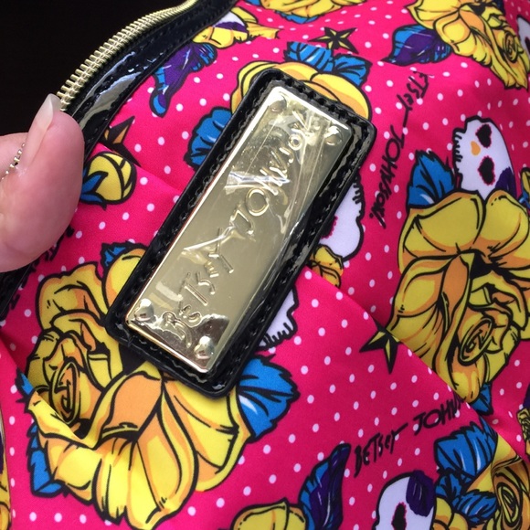 Betsey Johnson cosmetic bag - Picture 4 of 4