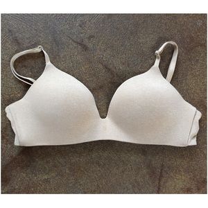 Victoria's Secret Wireless Sexy Bra 34C Nude