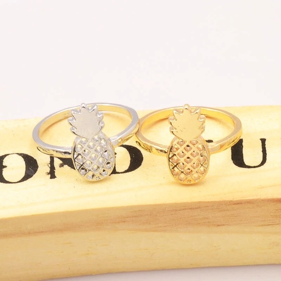 🌟SALE🌟💟Gold Pineapple Ring💟 - Picture 2 of 4