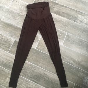 A pea in the pod maternity brown leggings