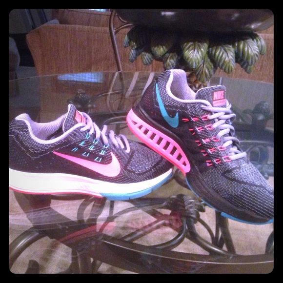 Women's Nike Structure 18