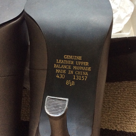 Womans 8 1/2 High Heels 👠Never Worn👠 - Picture 2 of 4