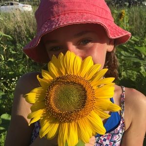 Meet your Posher, Elise