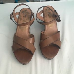 Brown wedges