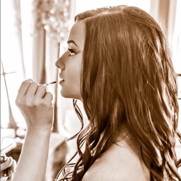 Meet your Poshette, Allison - Picture 2 of 4