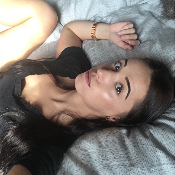 Meet your Poshette, Allison - Picture 4 of 4