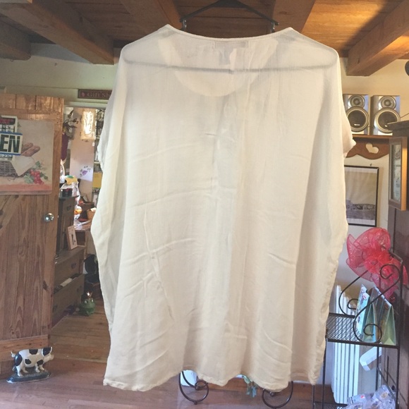 Top - Picture 2 of 3