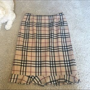Burberry wool skirt
