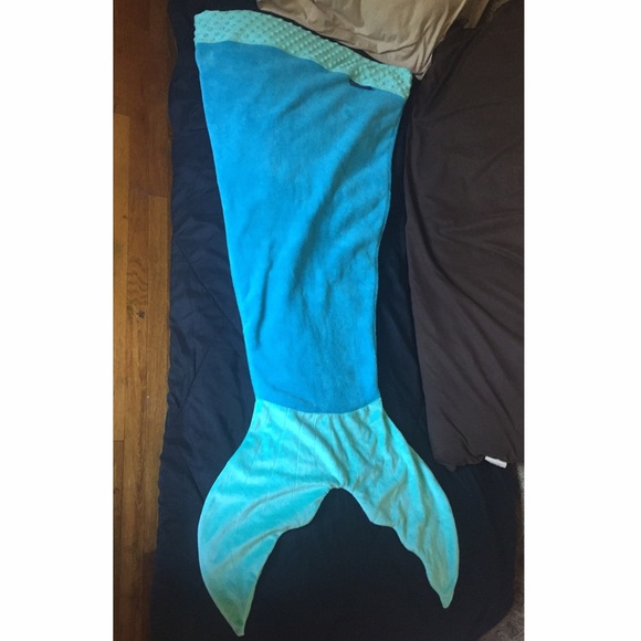 SOLD on 〽️ercari Mermaid Blanket - Blankie Tails