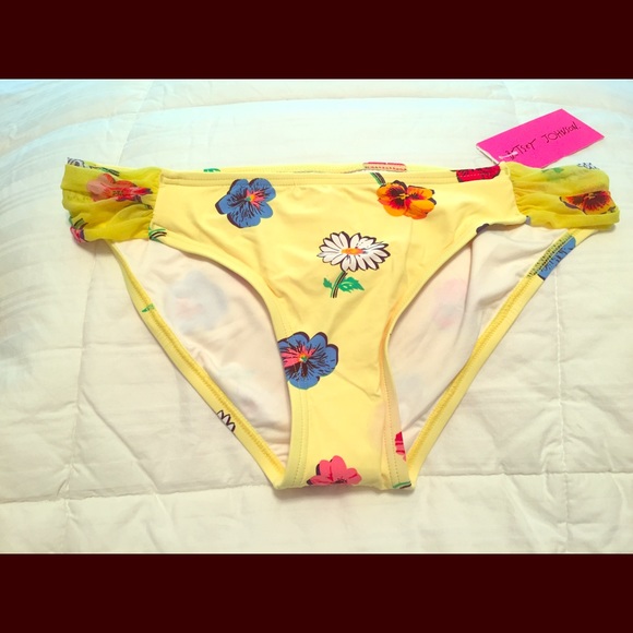 NWT Betsey Johnson swimsuit bottom.