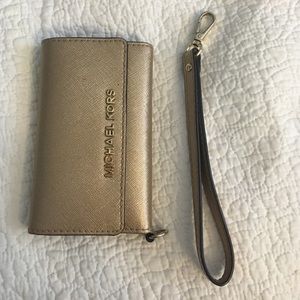 Michael Kors wristlet perfect condition
