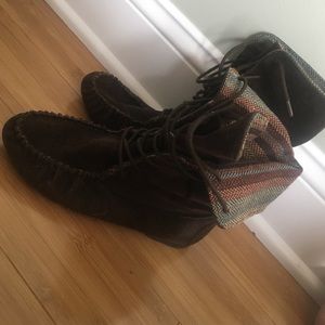 Moccasin boots