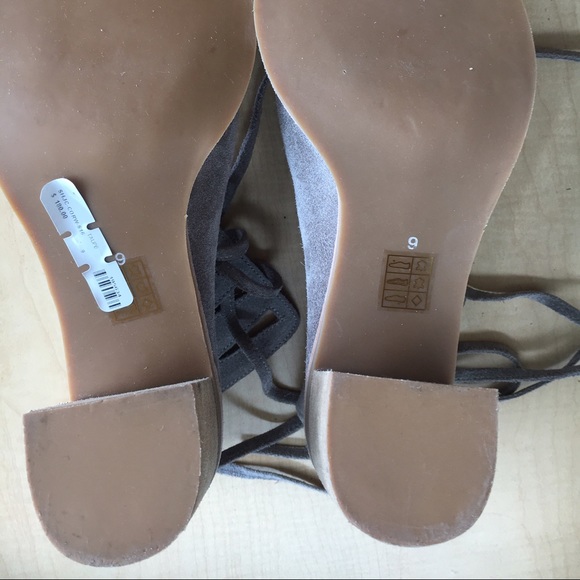 🚫SOLD - Jeffrey Campbell Corwin Bootie Taupe 9 - Picture 3 of 3