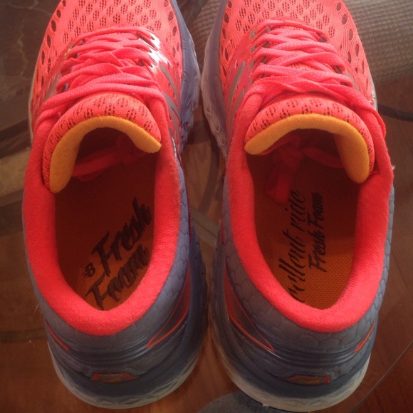 Women's New Balance 1080 - Picture 2 of 4