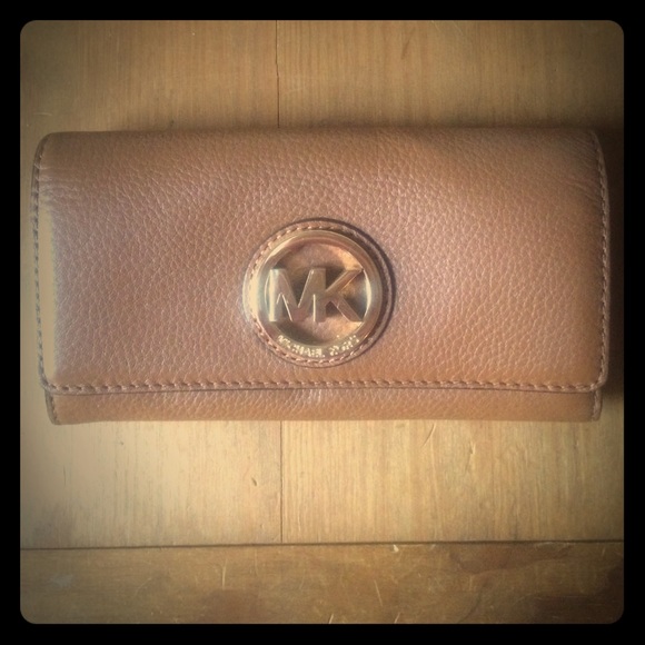 Michael Kors Fulton Leather Carryall Wallet