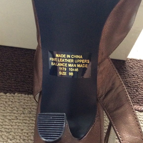 NEW👠 Womans High Heals (Copper colored) 9B - Picture 2 of 4