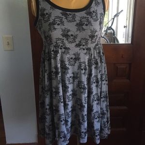 Torrid size 2 gray skull dress