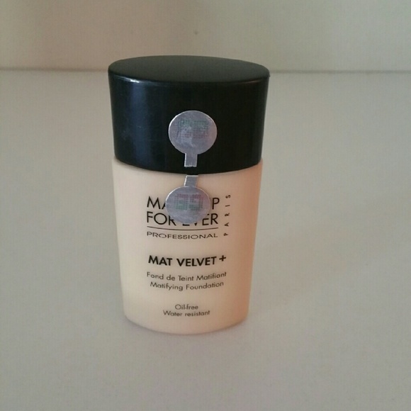 Makeup forever mat velvet foundation