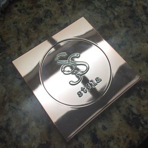 STILA Eyes Are The Window Shadow Palette