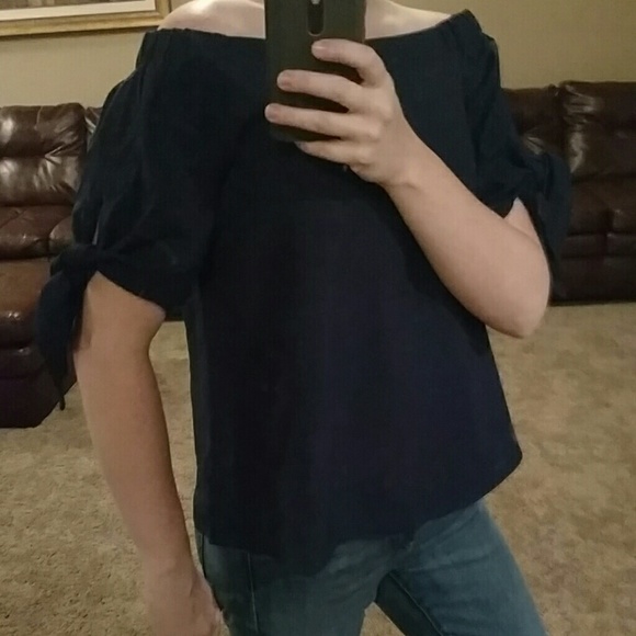 🌻 Chic Off Shoulder Navy Top - Picture 5 of 5