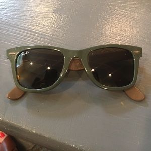 Green and olive Ray Ban Wayfarer's