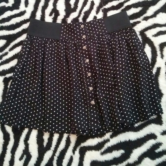 SALE! American eagle black polka dot skirt