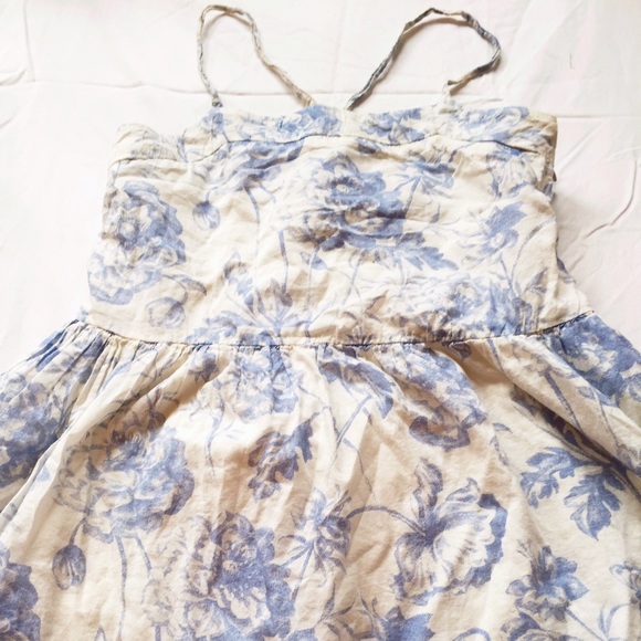 Floral printed dress.