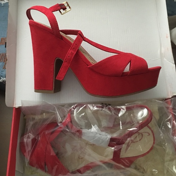 American rag t strap heels