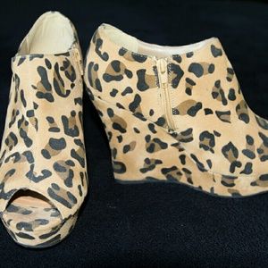 Leopard print wedges