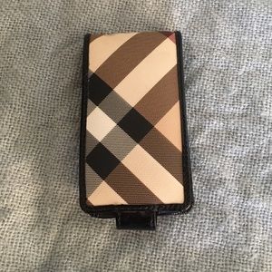 Burberry IPhone 4 case