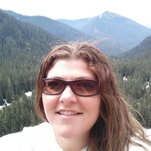 Meet your Posher, Adrienne