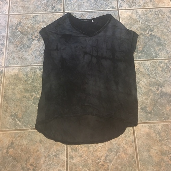 Black and grey t shirt - Picture 1 of 2