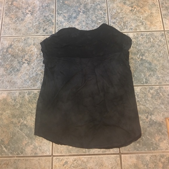 Black and grey t shirt - Picture 2 of 2