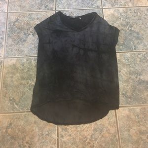 Black and grey t shirt