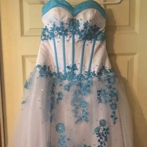 Prom/formal dress