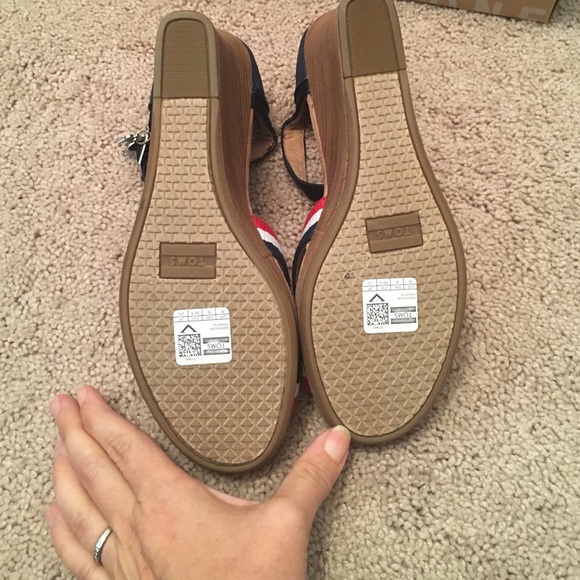 Toms Strappy Election Charms wedges size 8 - Picture 3 of 4