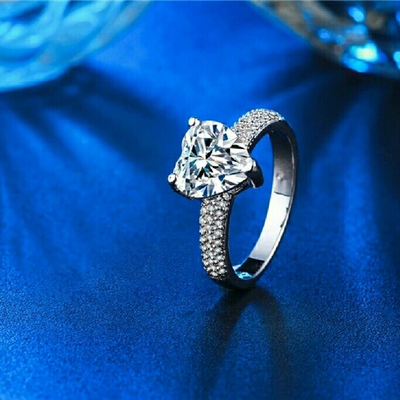 NEW GORGEOUS HEART SHAPE RING - Picture 4 of 5