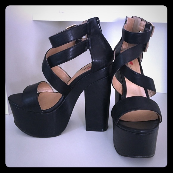 Luichiny black platform heels. Size 6m US/36m EU.