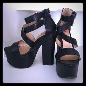 Luichiny black platform heels. Size 6m US/36m EU.
