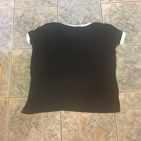 Black and White Piko top - Picture 2 of 2