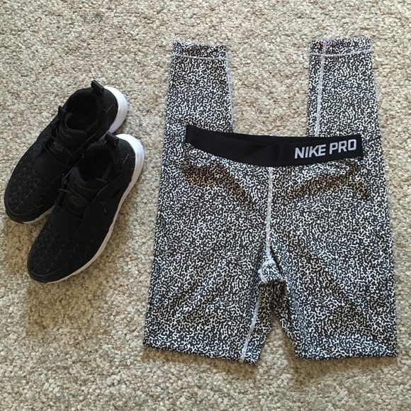 Nike Pro Animal Prink Leggings